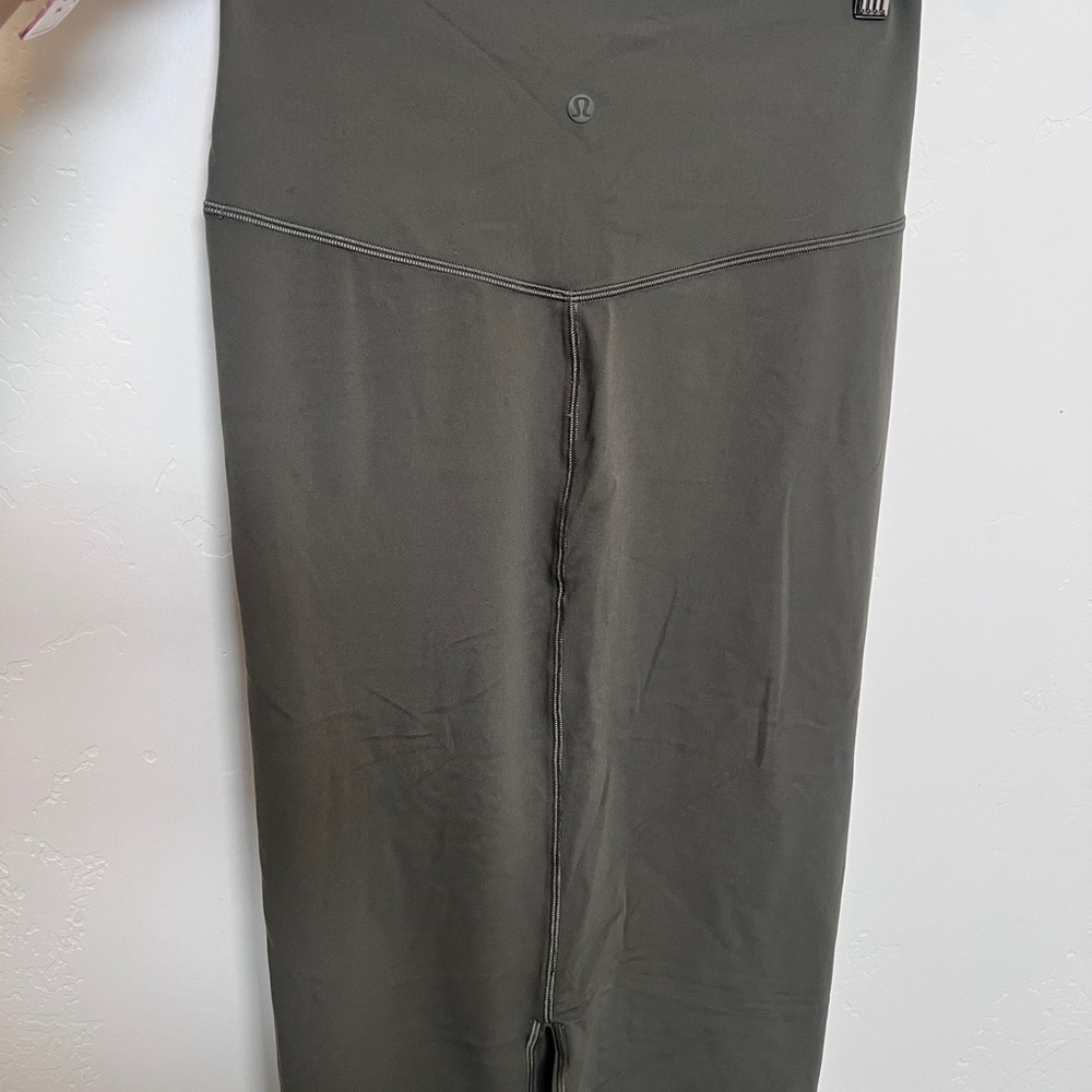 Lululemon Nulu Slim-Fit High-Rise Skirt size 8 - Picture 6 of 6